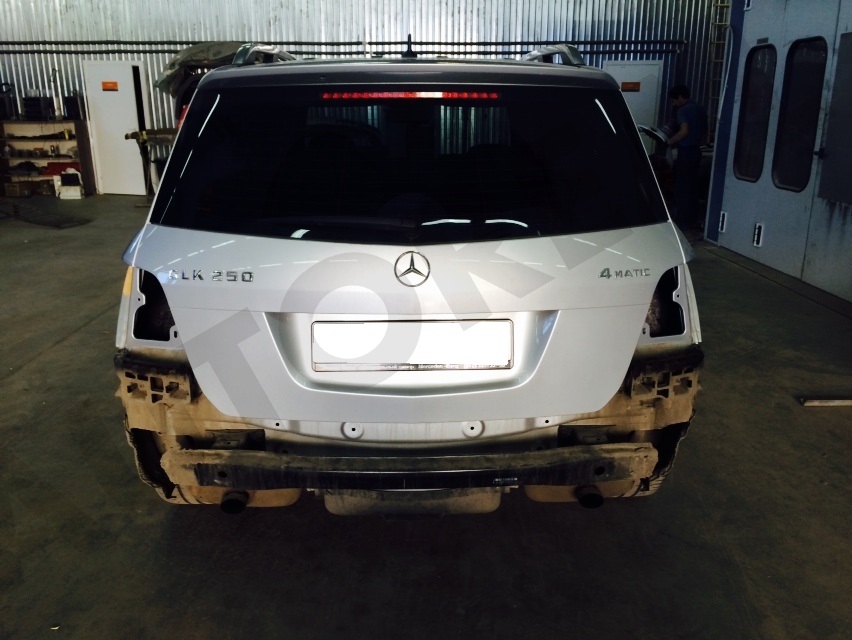 покраска авто Mercedes GLK ремонт заднего крыла в СПБ