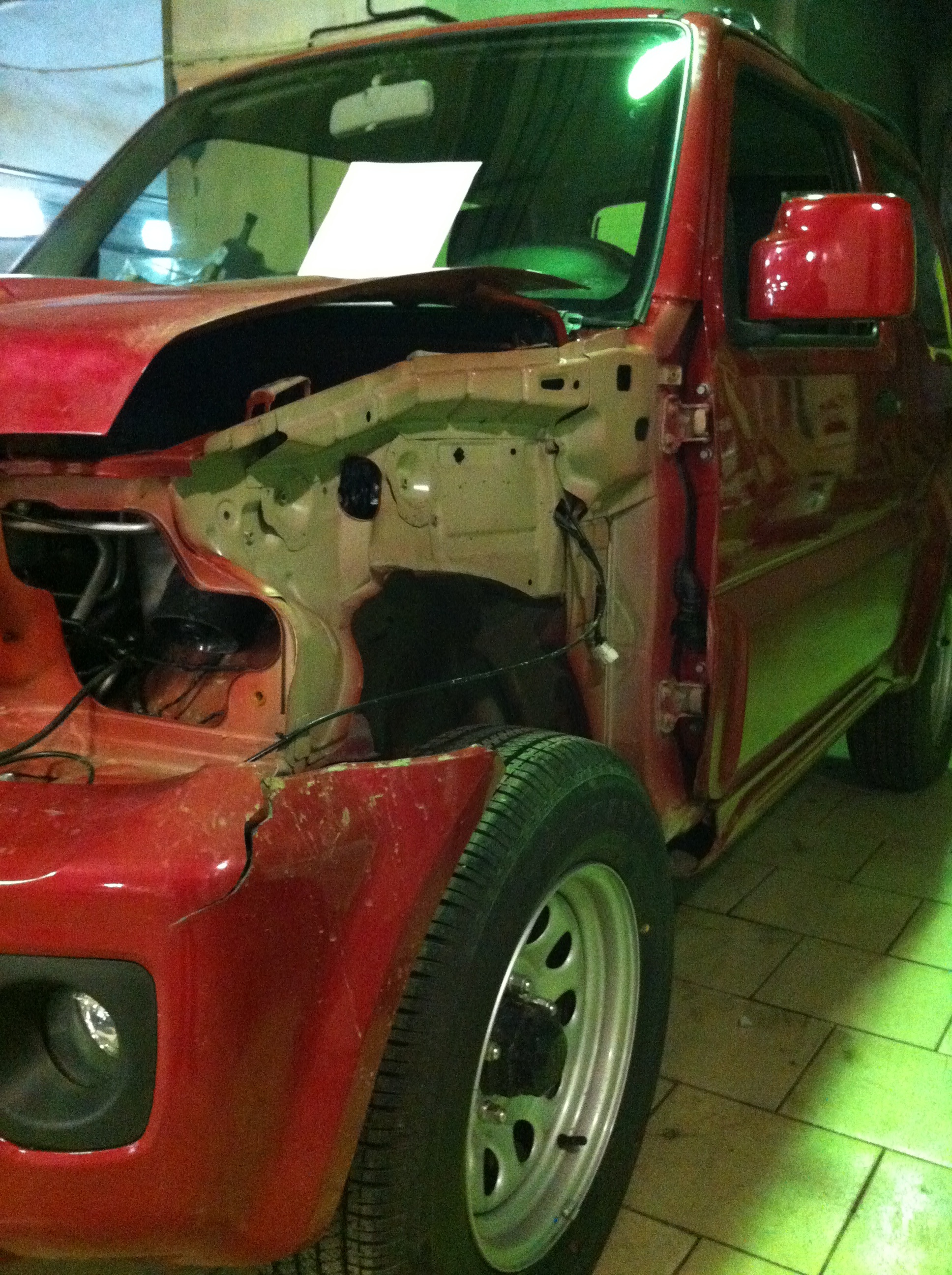 покраска авто Suzuki Jimny ремонт бочины в СПБ