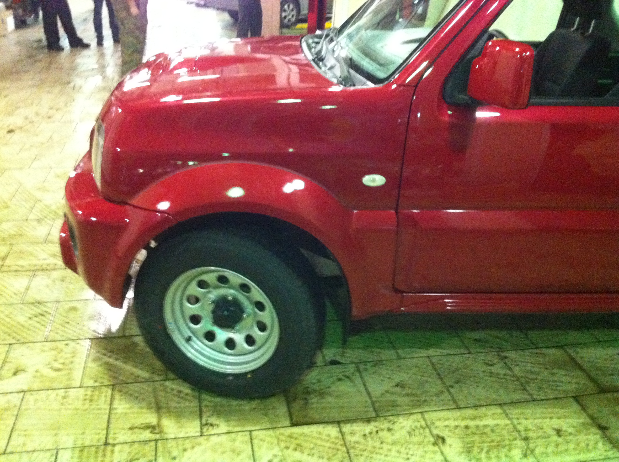 покраска авто Suzuki Jimny ремонт бочины в СПБ